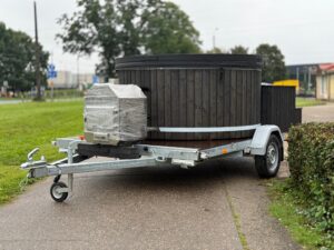 Kubls uz piekabes ar ārējo krāsni, masāžām un LED apgaismojumu Ø200 cm