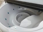 Ūdens filtrācijas izvadi ar lodveida krāniem stiklašķiedras kublam