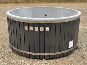 Hidromasāžas un gaisa masāžas sistēma stiklašķiedras kublā