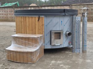 Stiklašķiedras kubla iekšpuse ar hidromasāžas sprauslām un LED apgaismojumu