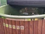 Stiklašķiedras kubls ar granīta efektu, filtrācijas izvadiem un masāžas sistēmām